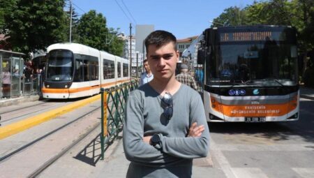 Üniversiteli gencin sıra dışı hobisi! Her gün öğle saatinde meskenden çıkıp bunu yapıyor