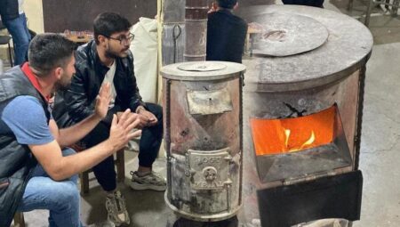 Yazın ortasında şaşırtan manzara! ‘Herkes denize giriyor, biz ısıtmaya çalışıyoruz’