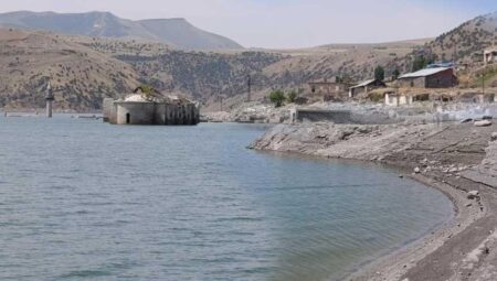 Yer: Kars! Sular çekildi, barajın altındaki tarih ortaya çıktı