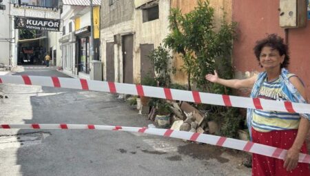 Yol çöktü, konutlar yıkılmak üzere! Bir ilçe kaygı dolu günler yaşıyor